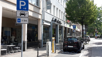 Vorbildlich markiert<br>werden die Plätze meist freigehalten